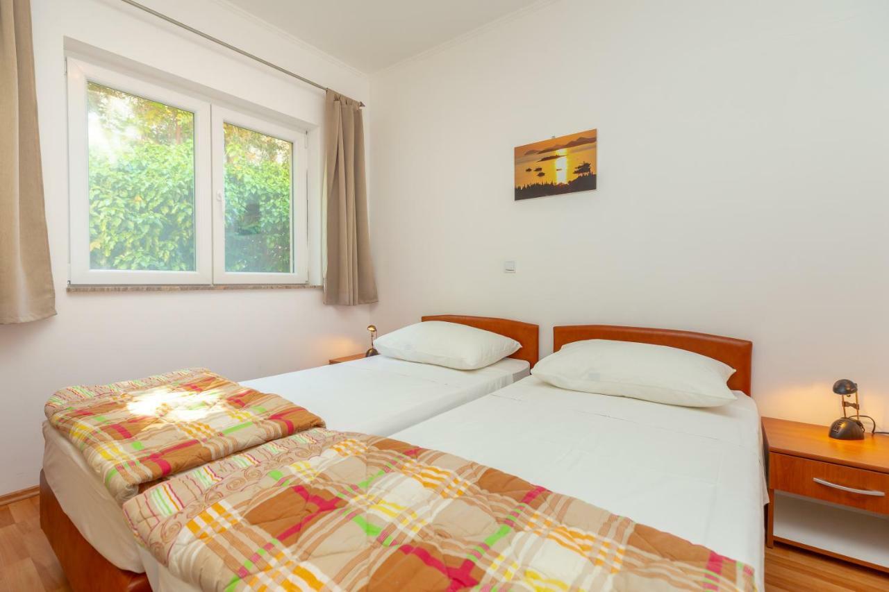 Apartments Vesna 챠브타트 외부 사진